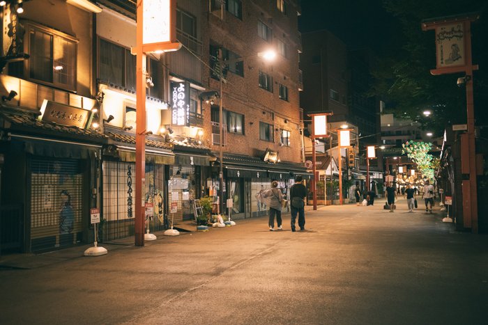 Glowing Alleys of the Night